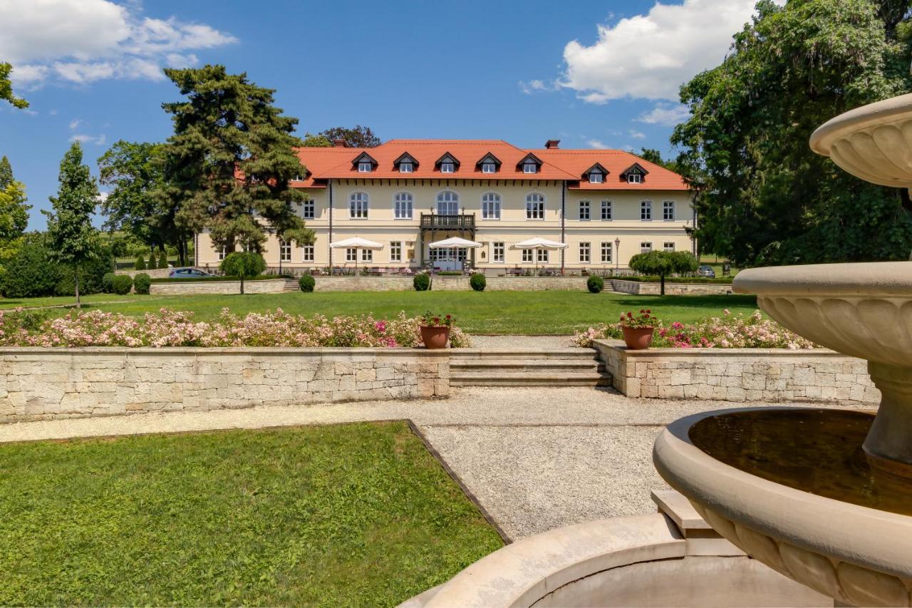 Castle Hotel Grof Degenfeld Superior Tarcal Exteriör bild