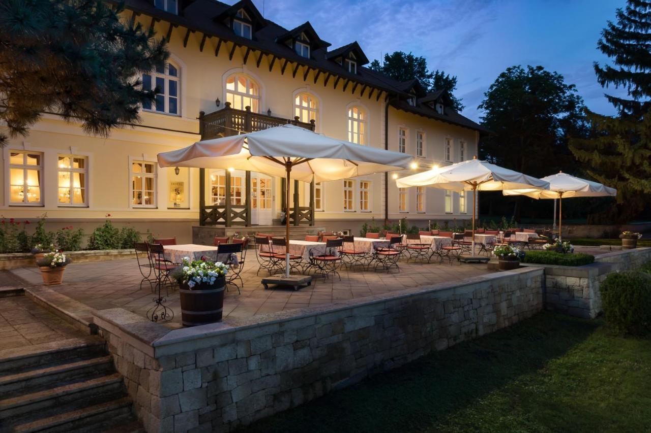 Castle Hotel Grof Degenfeld Superior Tarcal Exteriör bild